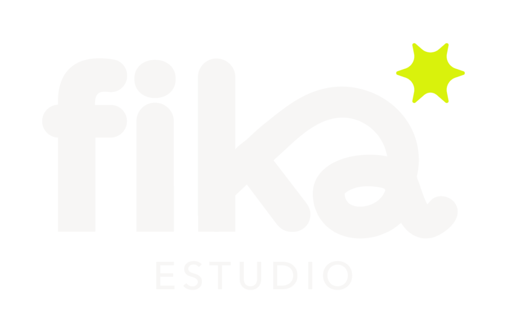 Logo versión negativa de Fika Estudio de Comunicación, Marketing y Diseño